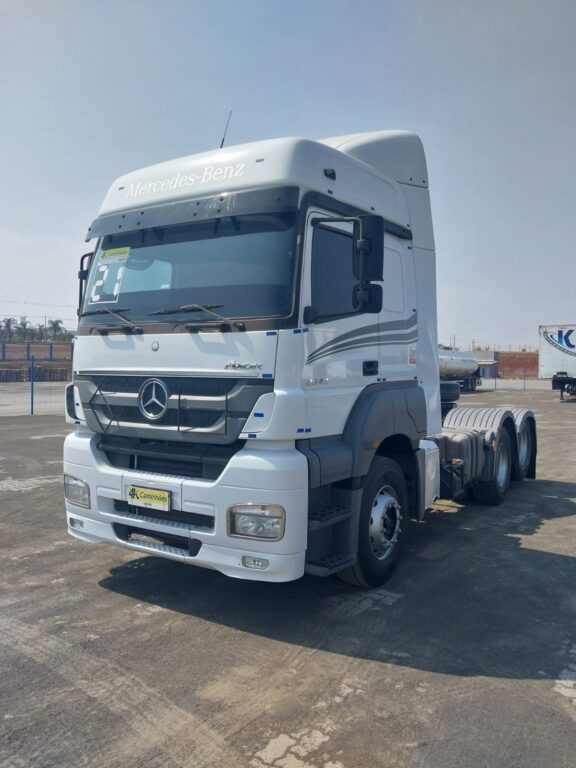 Mercedes-Benz – Axor 2544 6X2 – Teto alto