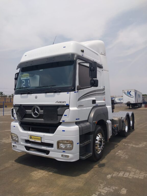 Mercedes-Benz – Axor 2544 6X2 – Teto alto