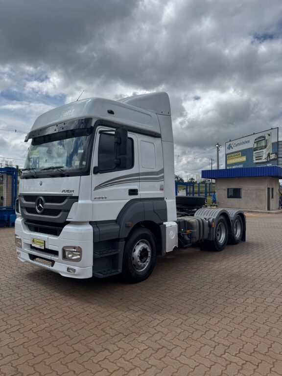 Mercedes Benz Axor 2544 6X2 – Teto alto