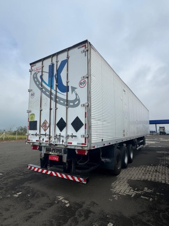 Carreta Baú  Alumínio 30 paletes