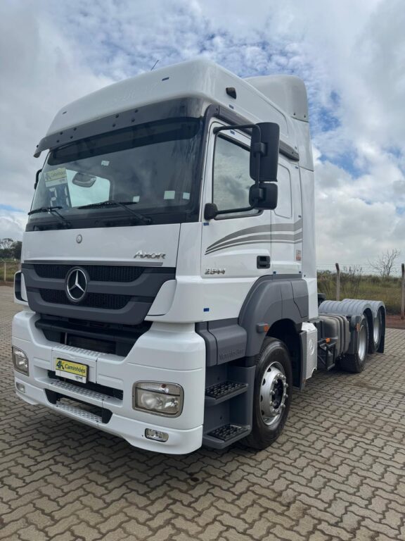 Mercedes Benz Axor 2544 6X2 – Teto alto