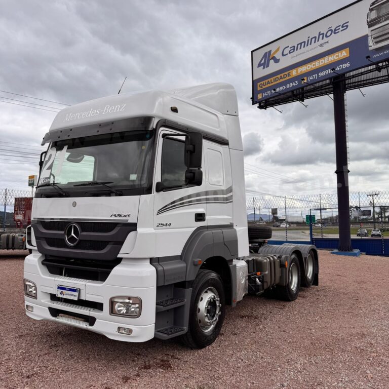 Mercedes Benz Axor 2544 6×2 – Teto Alto
